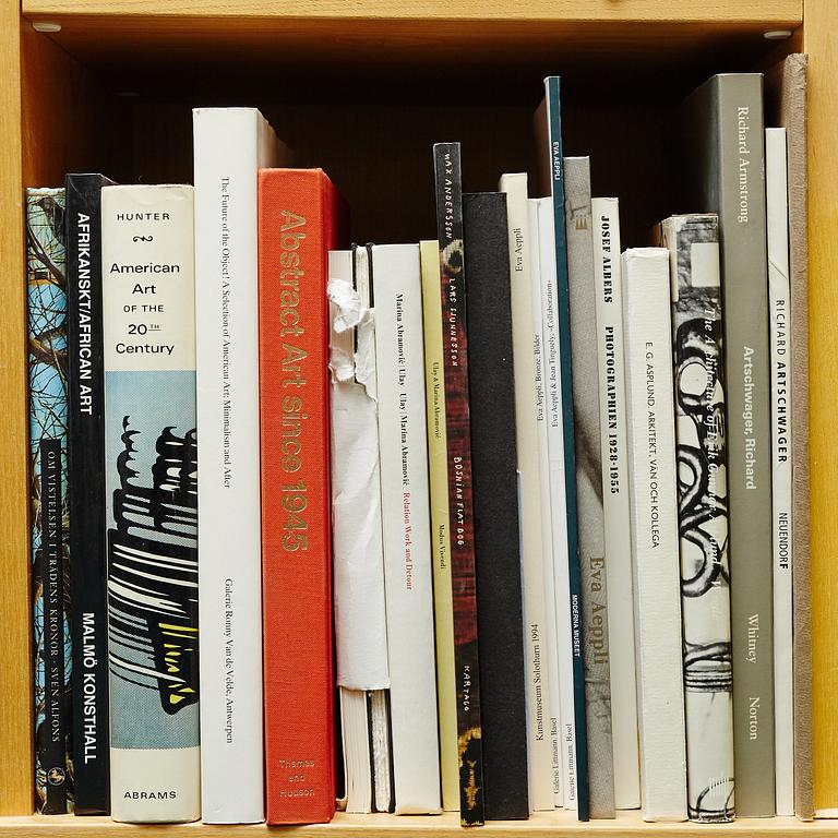 Björn Springfeldt's art library.