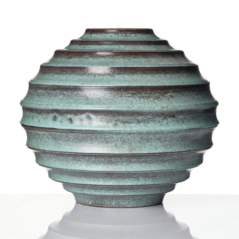 Ewald Dahlskog, a spherical faience vase, model D9/3, Bo Fajans, Gävle, 1930s.