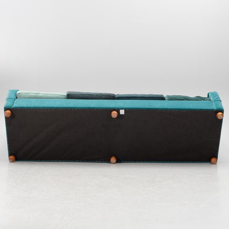 Josef Frank, soffa "Långsoffan", modell 3031, Firma Svenskt Tenn.