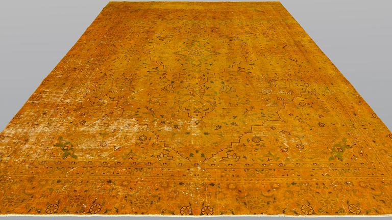 An oriental carpet, ca 353 x 258 cm.