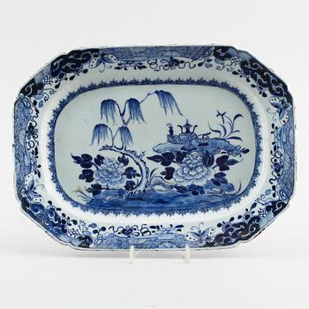 STEKFAT, porslin, Kina, Qianlong, 1736-1795.
