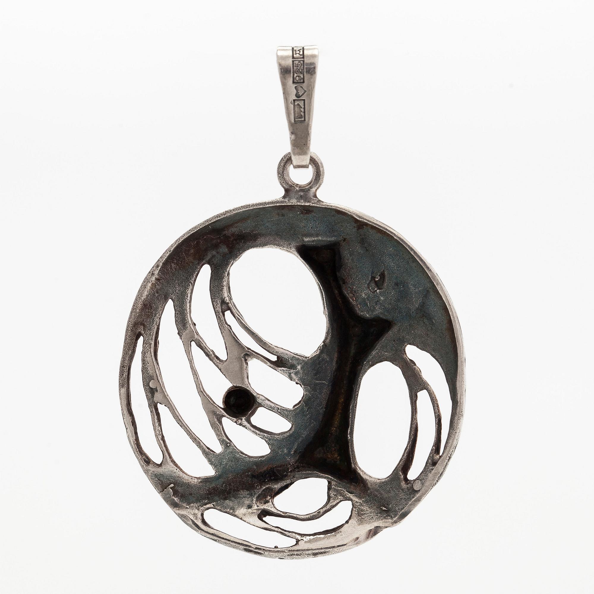 Karl Laine, hängen, "Spider web", 2 st, silver, Åbo 1970-tal.