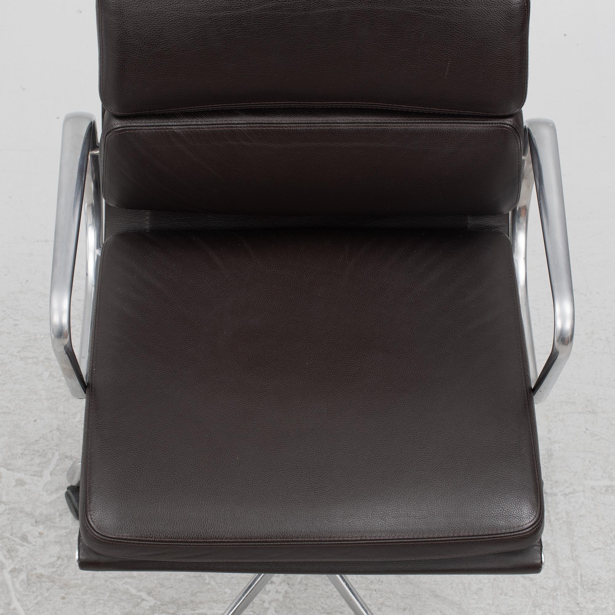 Charles & Ray Eames, office chair, "Soft Pad Chair EA217", Vitra.