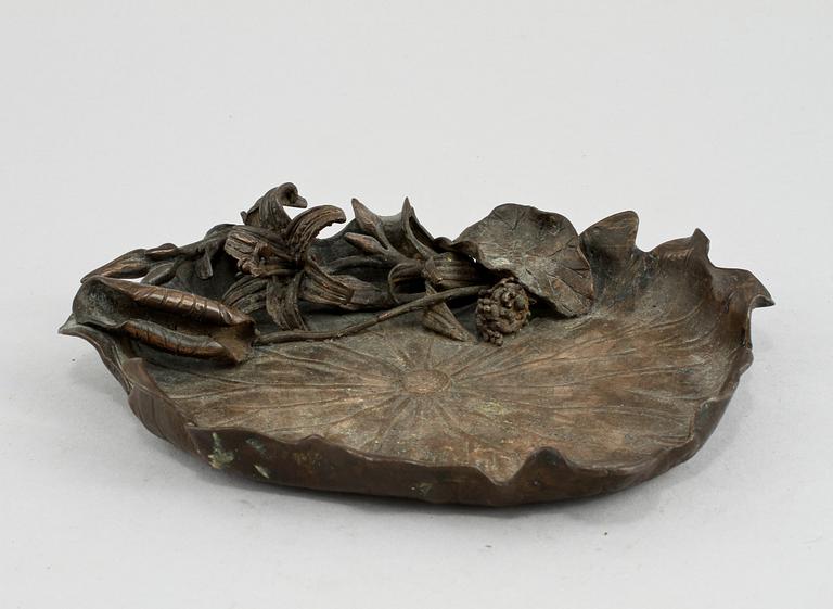 FAT, brons, troligen Japan, omkring 1900.