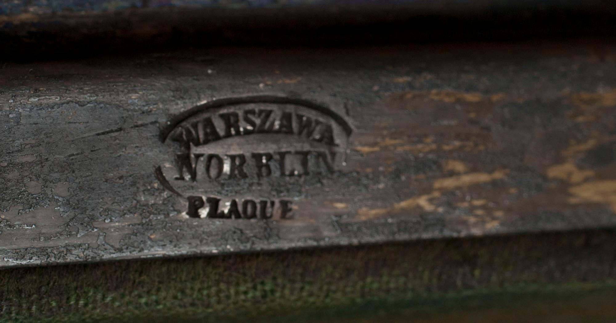 BRICKA, försilvrad mässing, stämplad Warszawa Norblin Plaque, 1800-talets senare hälft.