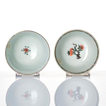 A set of two of famille verte bowls, Qing dynasty, Kangxi (1662-1722).