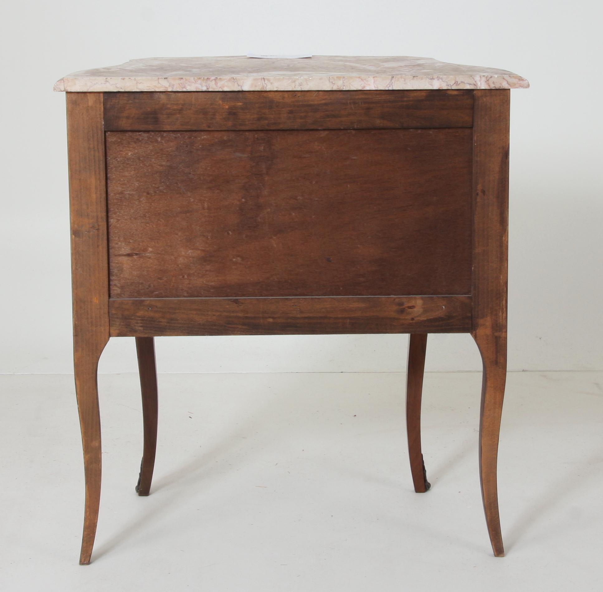 BYRÅ, Louis XVI-stil.
