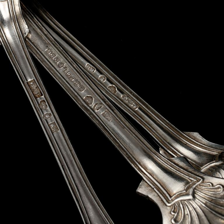 PARTI BESTICK, 31 delar, silver, mestadels Gustaf Theodor Folcker, Stockholm, 1800-tal. Vikt 1455 g.