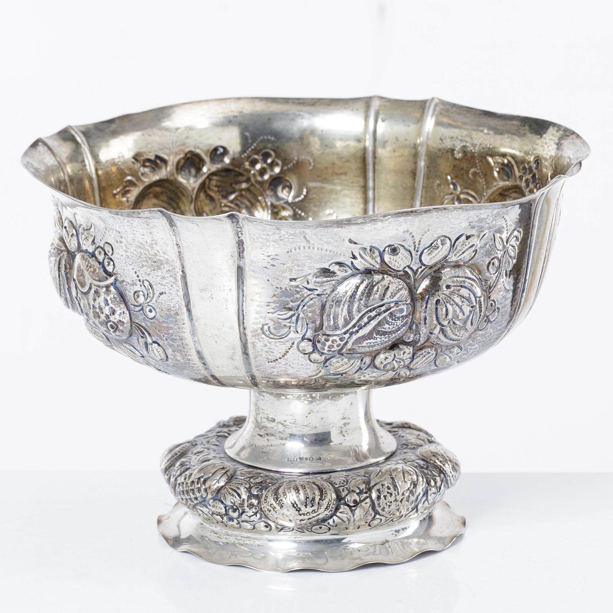 CG Hallberg, a silver bowl, Stockholm, 1926.