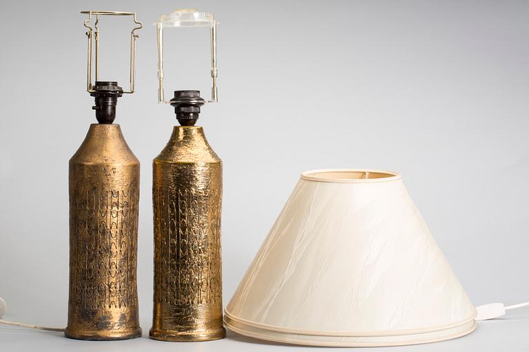 BORDSLAMPOR, ett par, lergods, Italien för Bergboms.