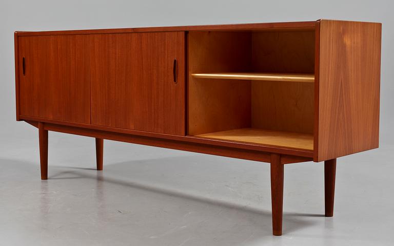 SIDEBOARD, "Trio", Nils Jonsson, Troeds, Bjärnum, 1950/60-tal ur "Bra bohag"-serien.