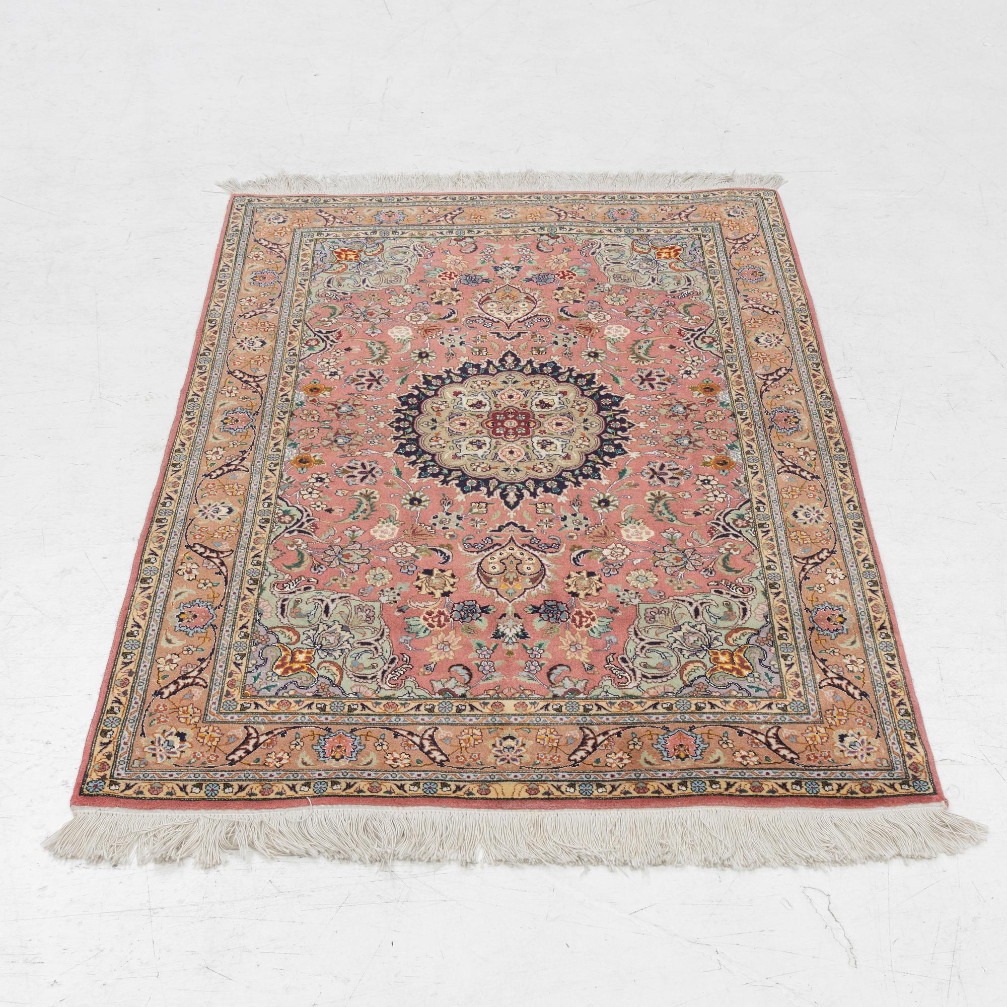 Matta, orientalisk, silkesinslag, ca. 146 x 101 cm.