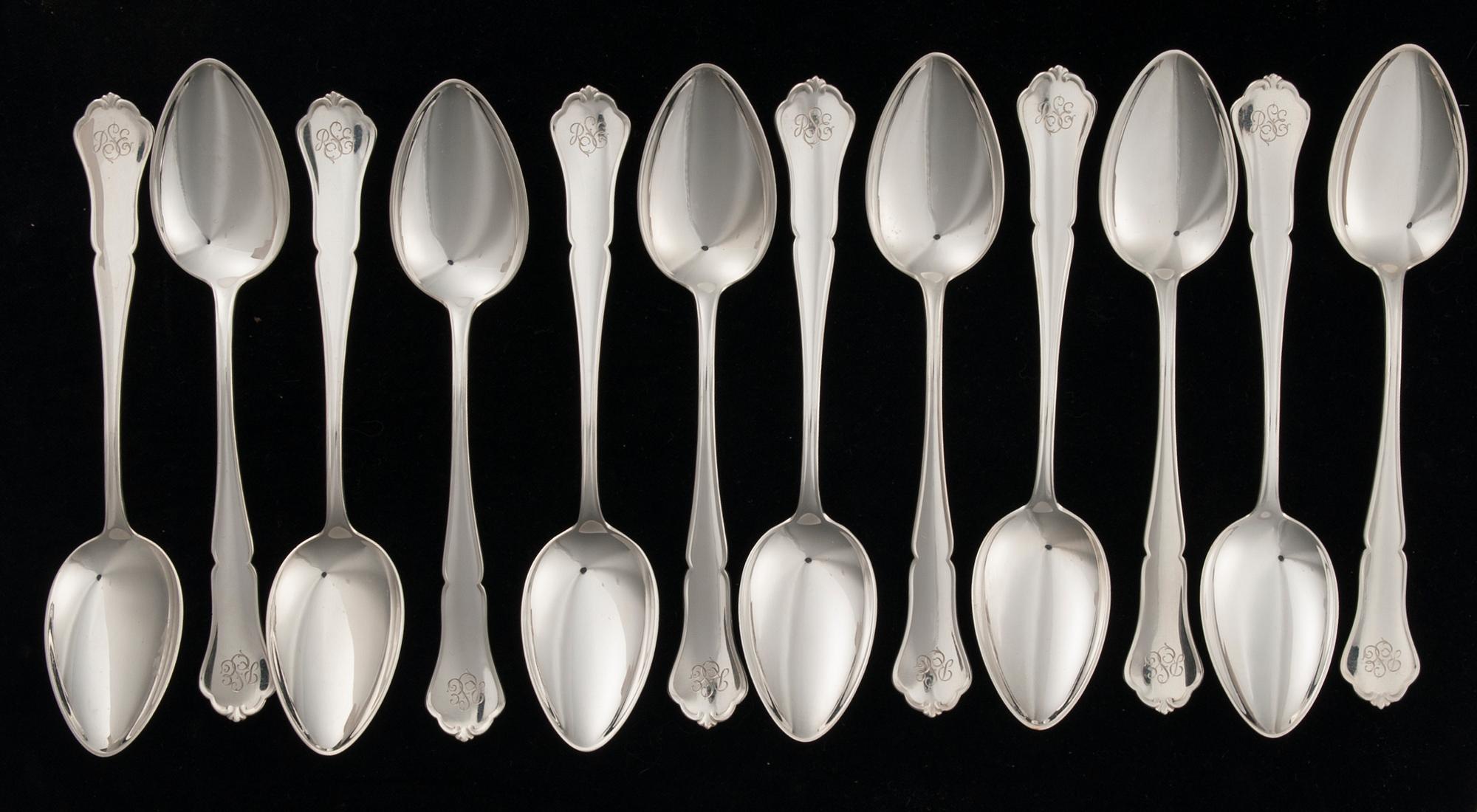 BESTICK, 80 delar, silver, "Chippendale", Kultakeskus, Tavastehus, 1950-tal. Totalvikt utan knivar ca 1963 g.
