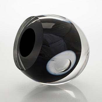 Timo Sarpaneva, a 'Claritas' glass sculpture, signed Timo Sarpaneva Iittala 1986 C 77.