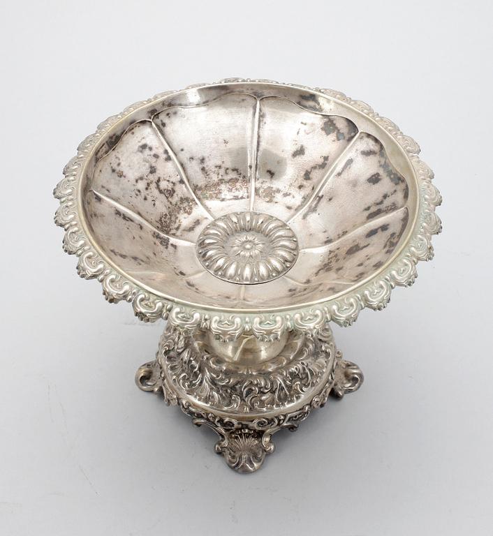 SKÅL PÅ FOT, silver, Gustav Möllenborg, Stockholm, 1844. Vikt 355 g.
