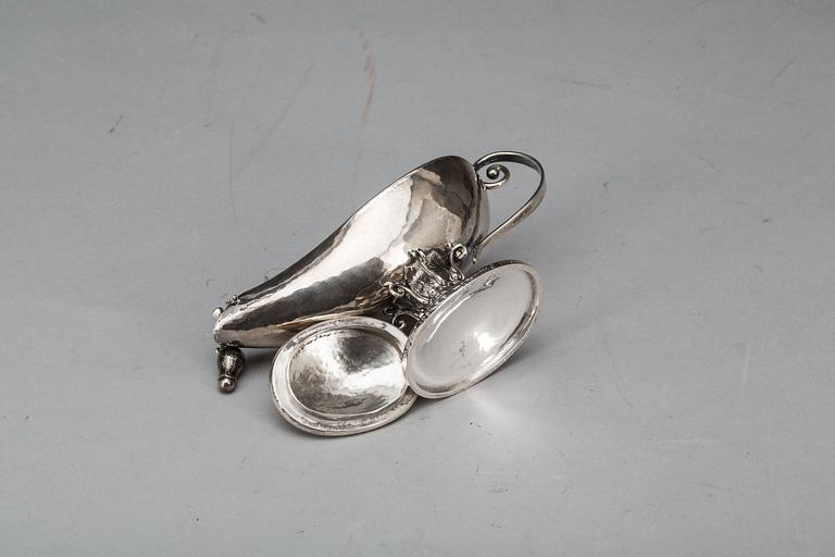 OLJELAMPA, silver, Johan Schurmann, Landskrona, 1919. Total vikt ca 190 g.