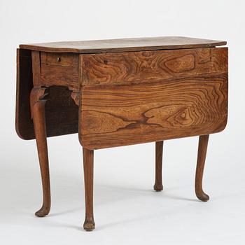 A Swedish rococo elm gate-leg table, later part 18th century.