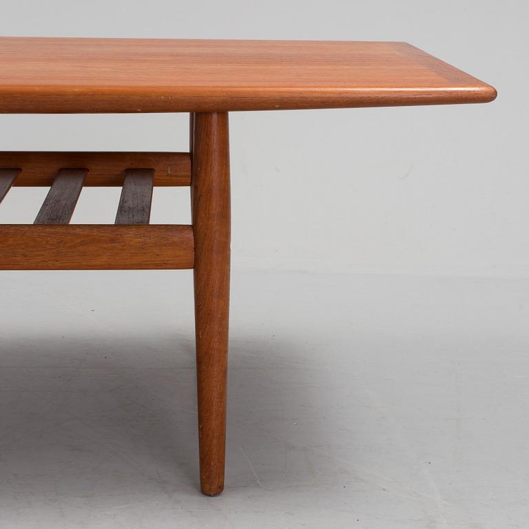 A 1950s/1960s teak table by France & Son, Denmark.