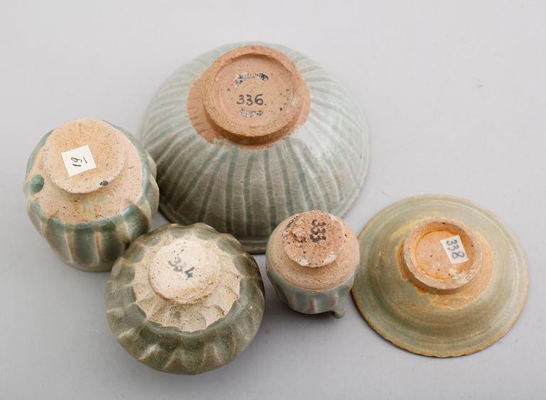 STENGODSFÖREMÅL, 5 delar, Sawankholok, Thailand 1400-tal.