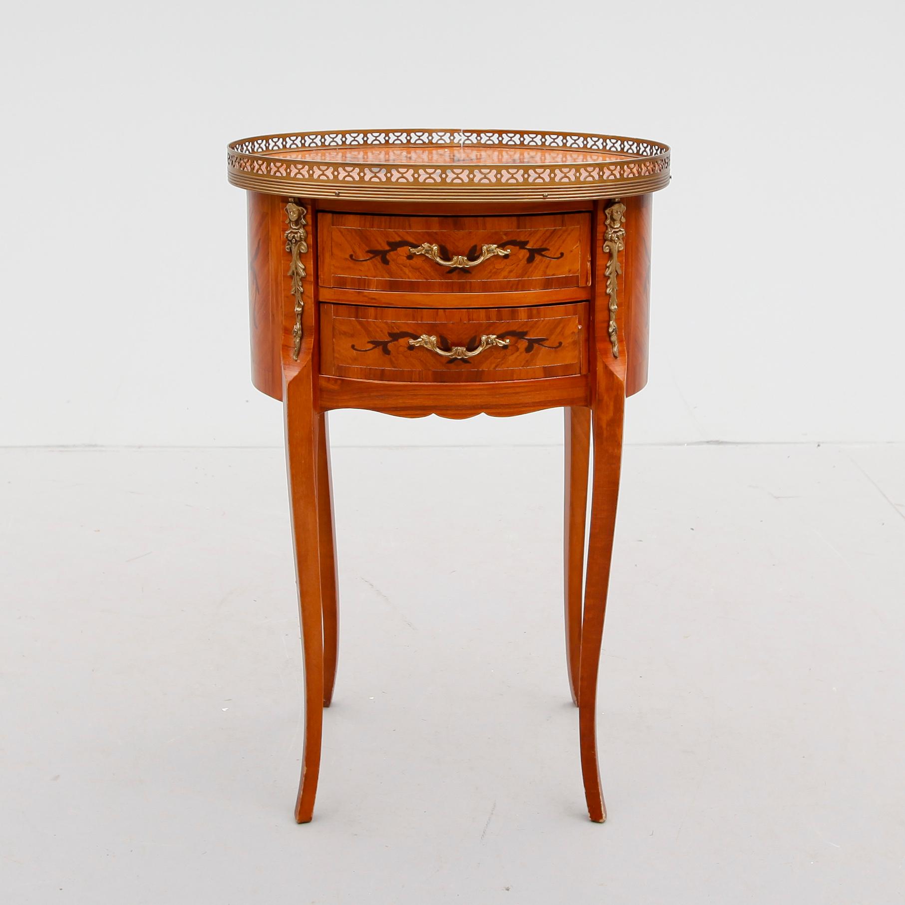 BYRÅ, Louis XVI-stil, 1900-talets andra hälft.