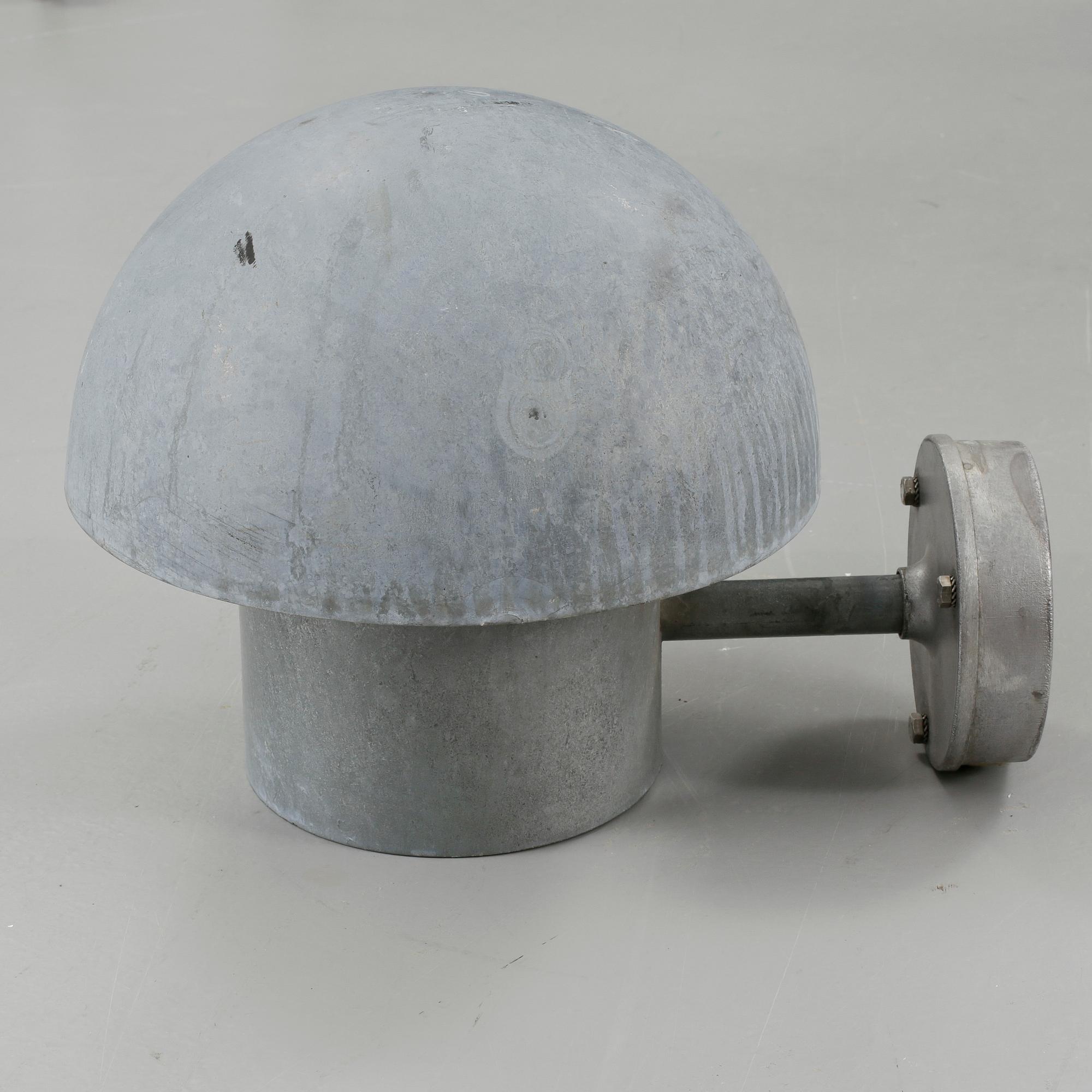 BELYSNING, för utomhusbruk. "PH". Poul Henningsen för Louis Poulsen, Danmark.