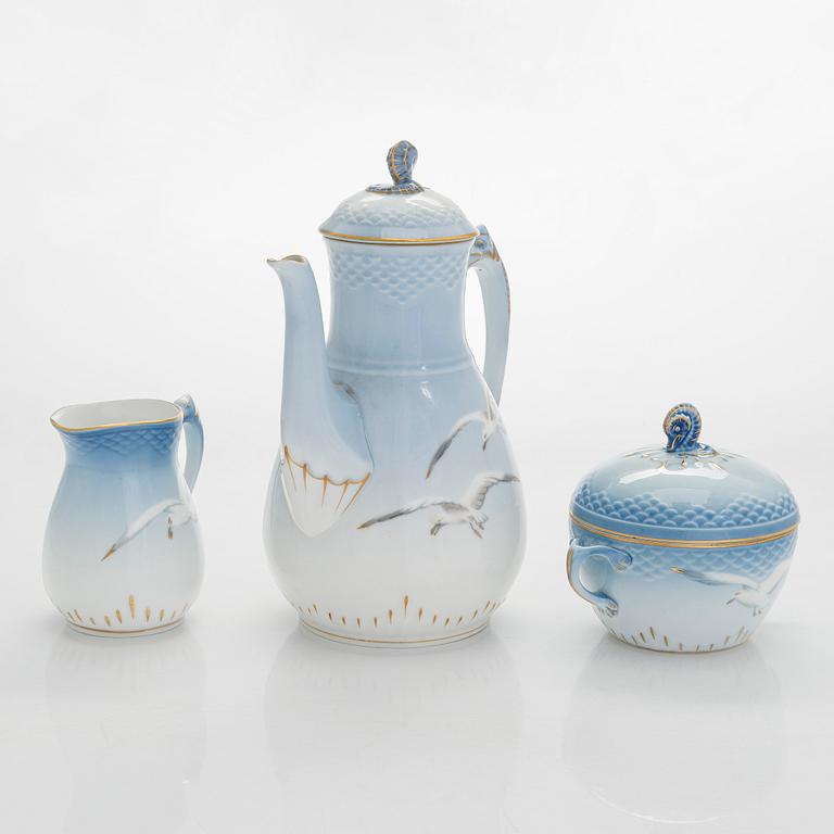 Kahviastiasto, 47 osaa, "Måsen", posliini, Bing & Grøndahl, Tanska.