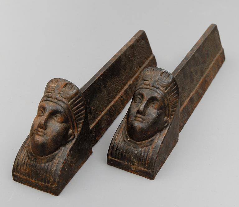 ELDHUNDAR, 1 par, gjutjärn, sent 1800-tal.