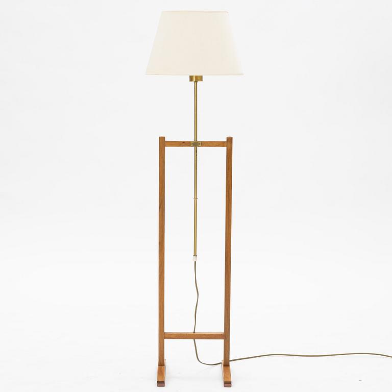 Josef Frank, golvlampa, modell 2458, "Kryckan", Firma Svenskt Tenn.