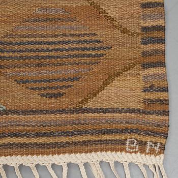 Barbro Nilsson, A carpet, "Finspong, lättbrun" ("Kringelikroka"), flat weave, ca 298 x 203-204 cm, signed AB MMF BN.