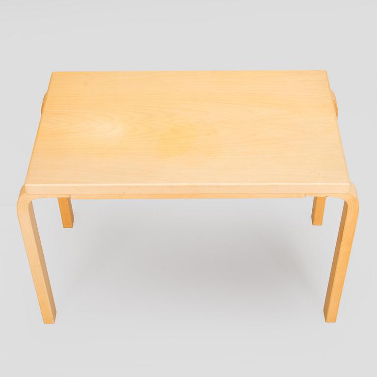 Alvar Aalto, A 1980s side table, Artek 1980s.