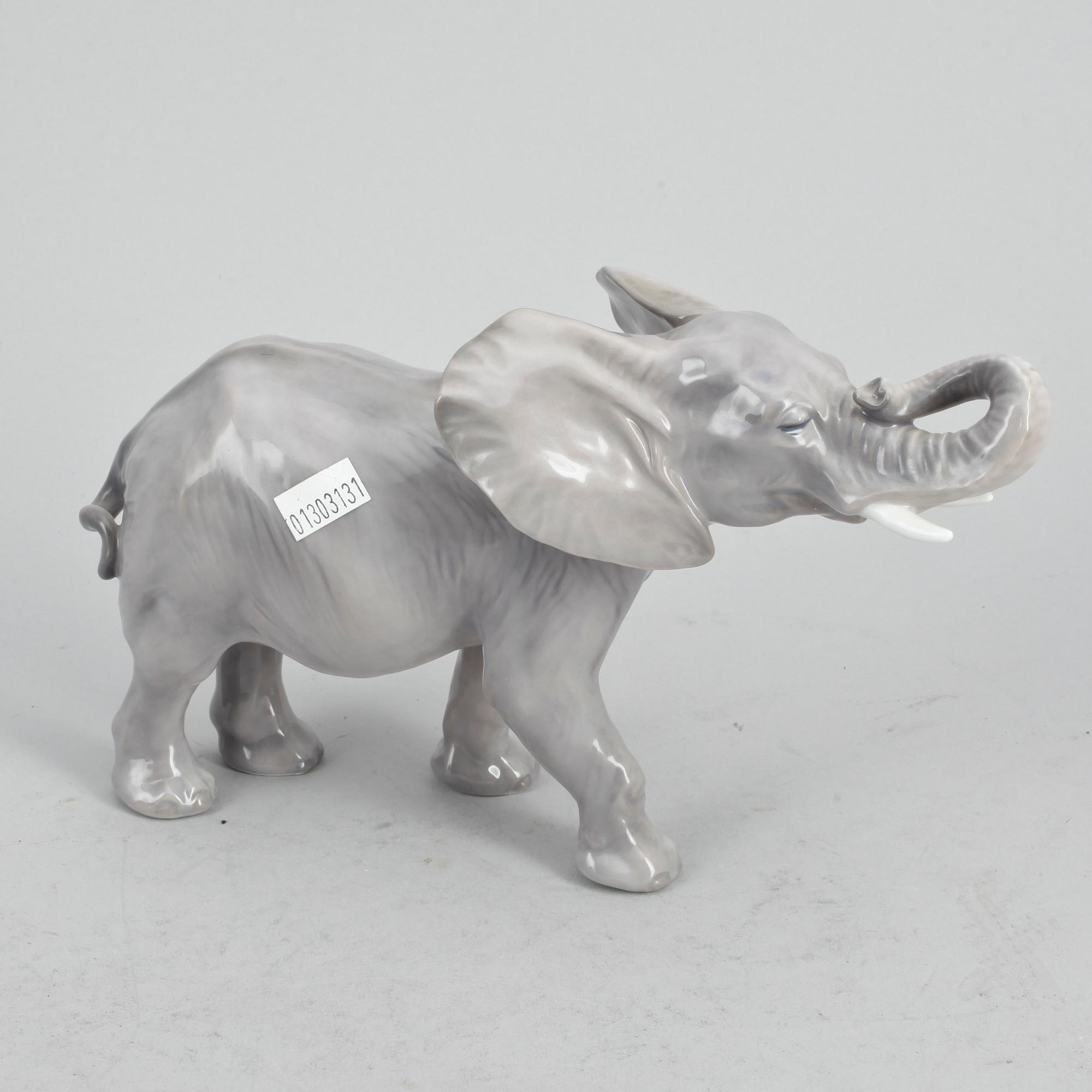 FIGURINER, 3 st, porslin, Royal Copenhagen, Rosenthal samt Dahl Jensen. Danmark och Tyskland.