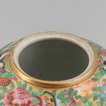 A Canton famille rose tea pot with cover, Qing dynasty, 19th Century.