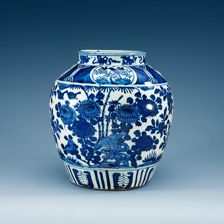 A large blue and white jar, Ming dynasty.