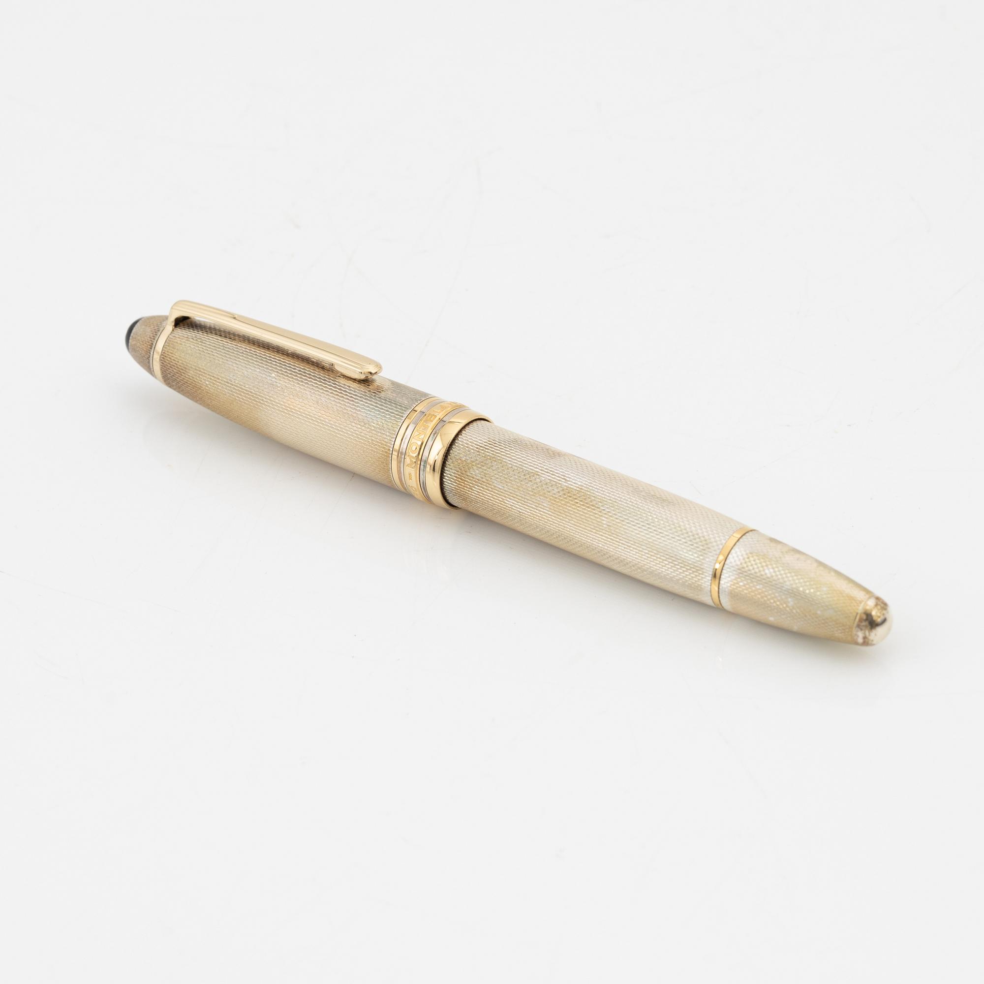 Montblanc, a 'Meisterstück Solitaire' fountain pen.