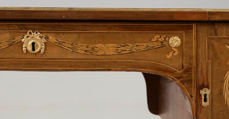 SKRIVBORD, av Georg Haupt (mästare i Stockholm 1770-1784), ej signerat. Gustavianskt.