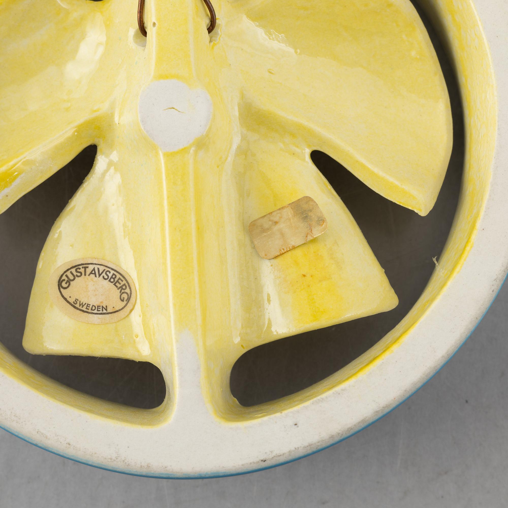 Lisa Larson, väggreliefer, 5 st, stengods, bl.a. ur serien "Rundel", Gustavsberg.