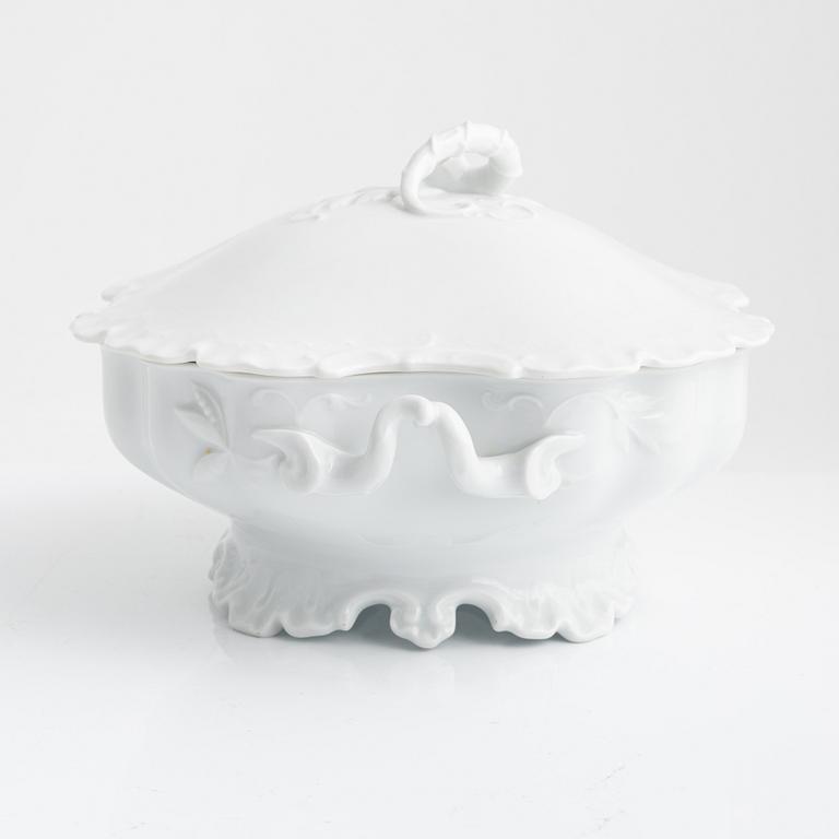 A 59-piece 'Monbijou' porcelain dinner service, Rosenthal.