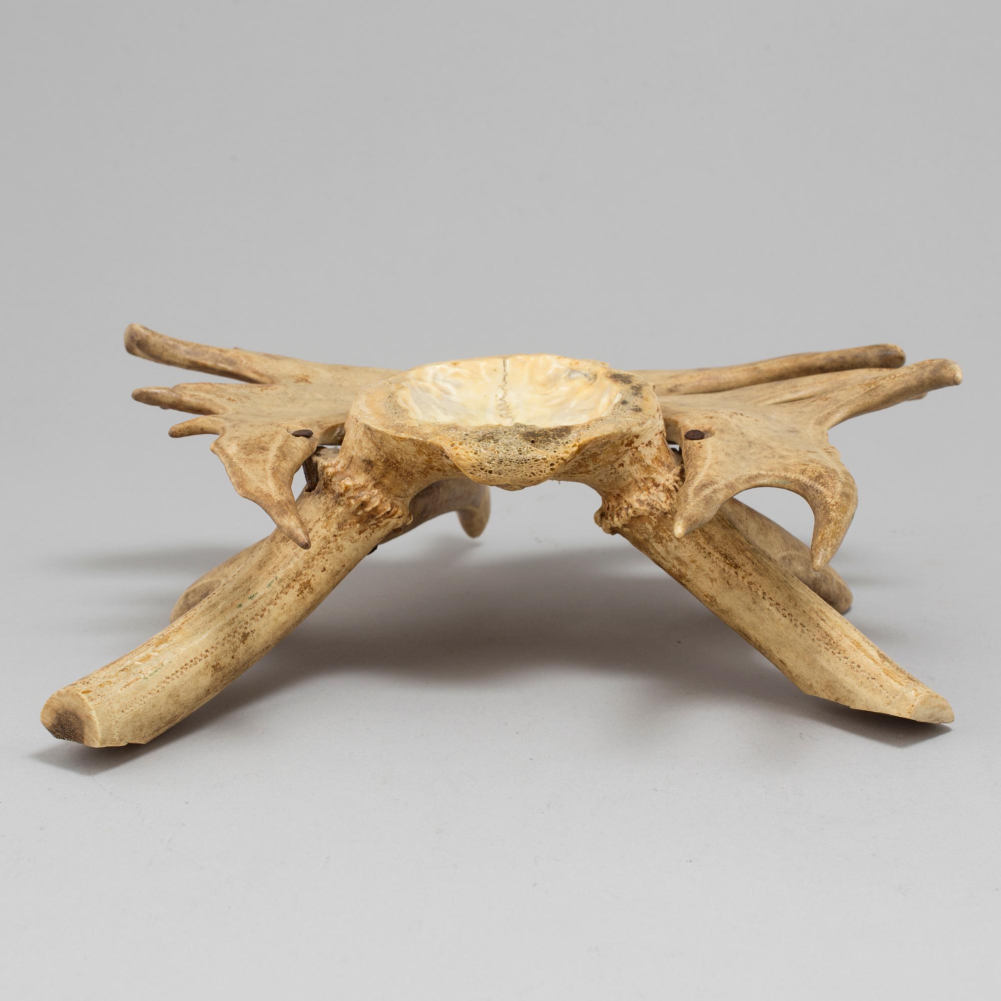 NILS NILSSON SKUM, hornmontage/skål, signerad och daterad 1933.