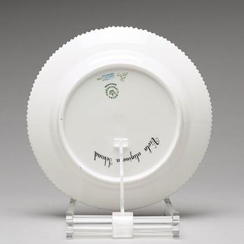 A set of 12 Royal Copenhagen "Flora Danica" dishes, Denmark, 20th Century.