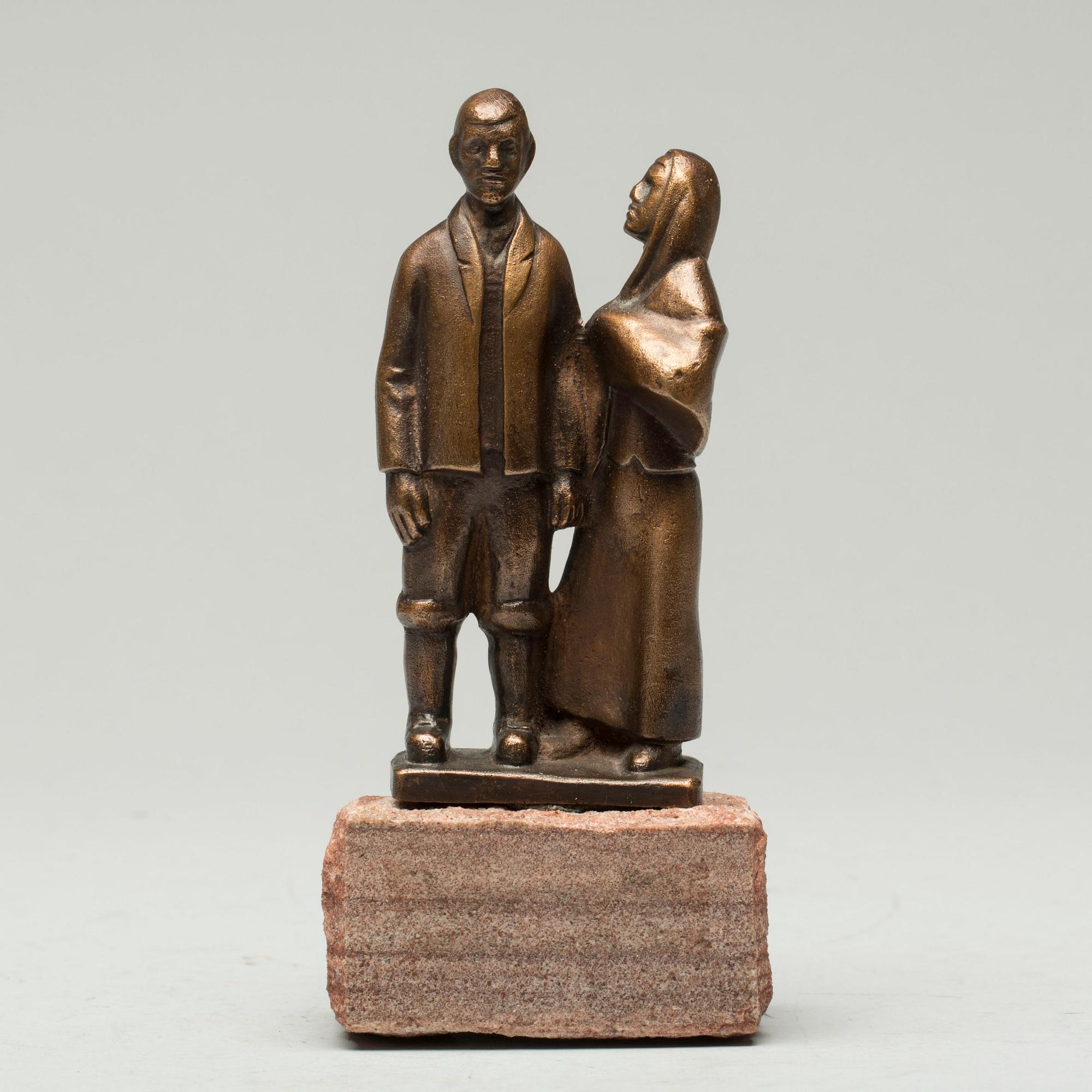 AXEL OLSSON, brons, signerad.