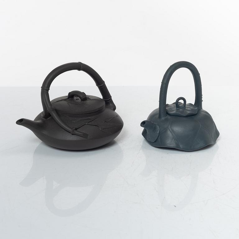 Two Chinese yixing ware teapots, 20th century.