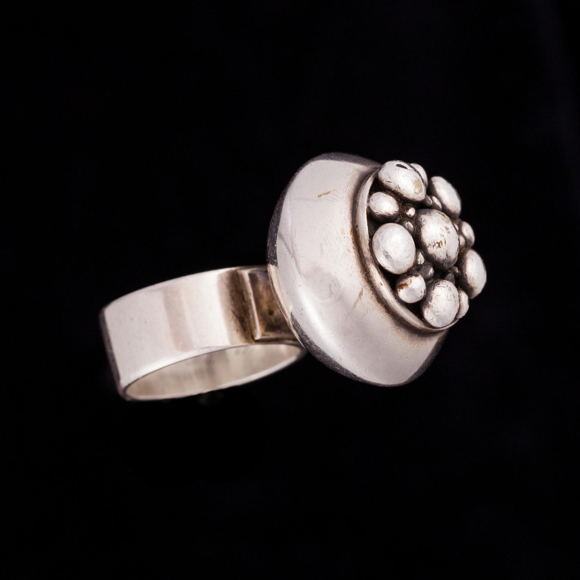 RING, silver (916) Saara Hopea, Ossian Hopea Borgå 1963. Vikt 13 g.