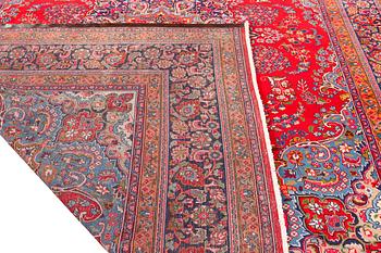 A Najafabad carpet, c. 390 x 302 cm.