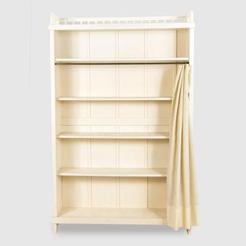 An early 20th century shelf.