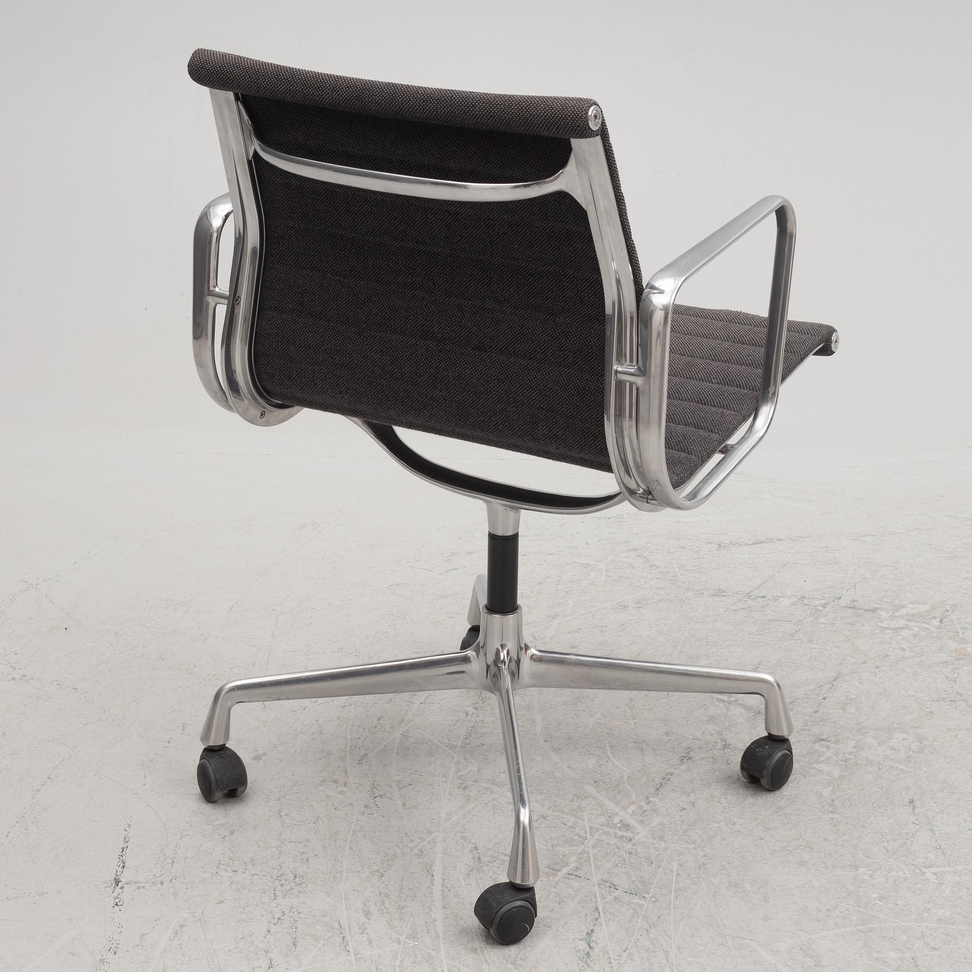 Charles & Ray Eames, an EA 108 office swivel chair for VItra.