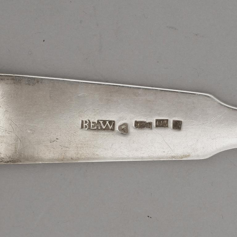 Parti silver, 5 delar, bär stämplar från bla St Petersburg, 1800-tal. Tot vikt ca 250 g.