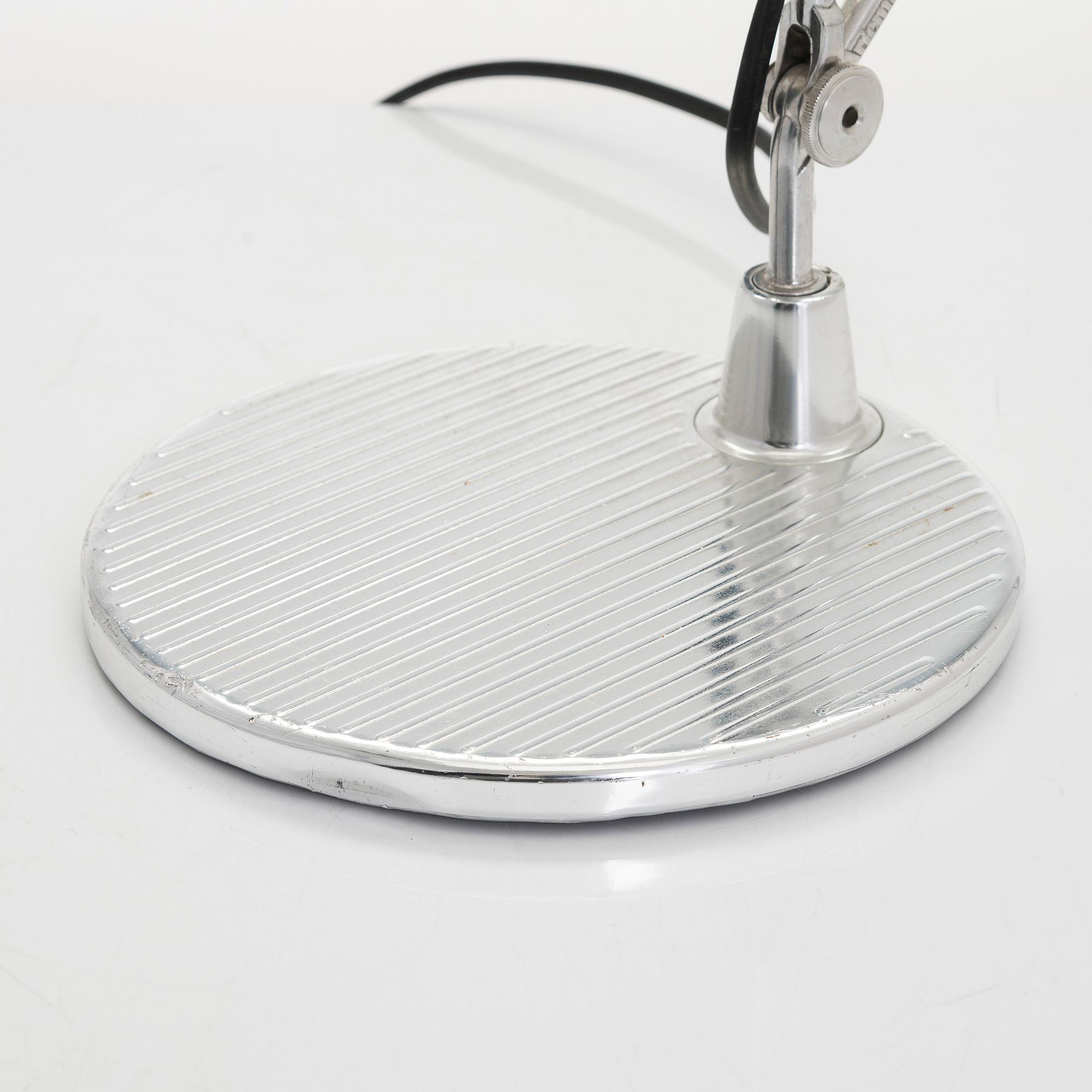 Michele De Lucchi & Giancarlo Fassina, pöytävalaisin, "Tolomeo, micro", Artemide, Italia 2000-luku.