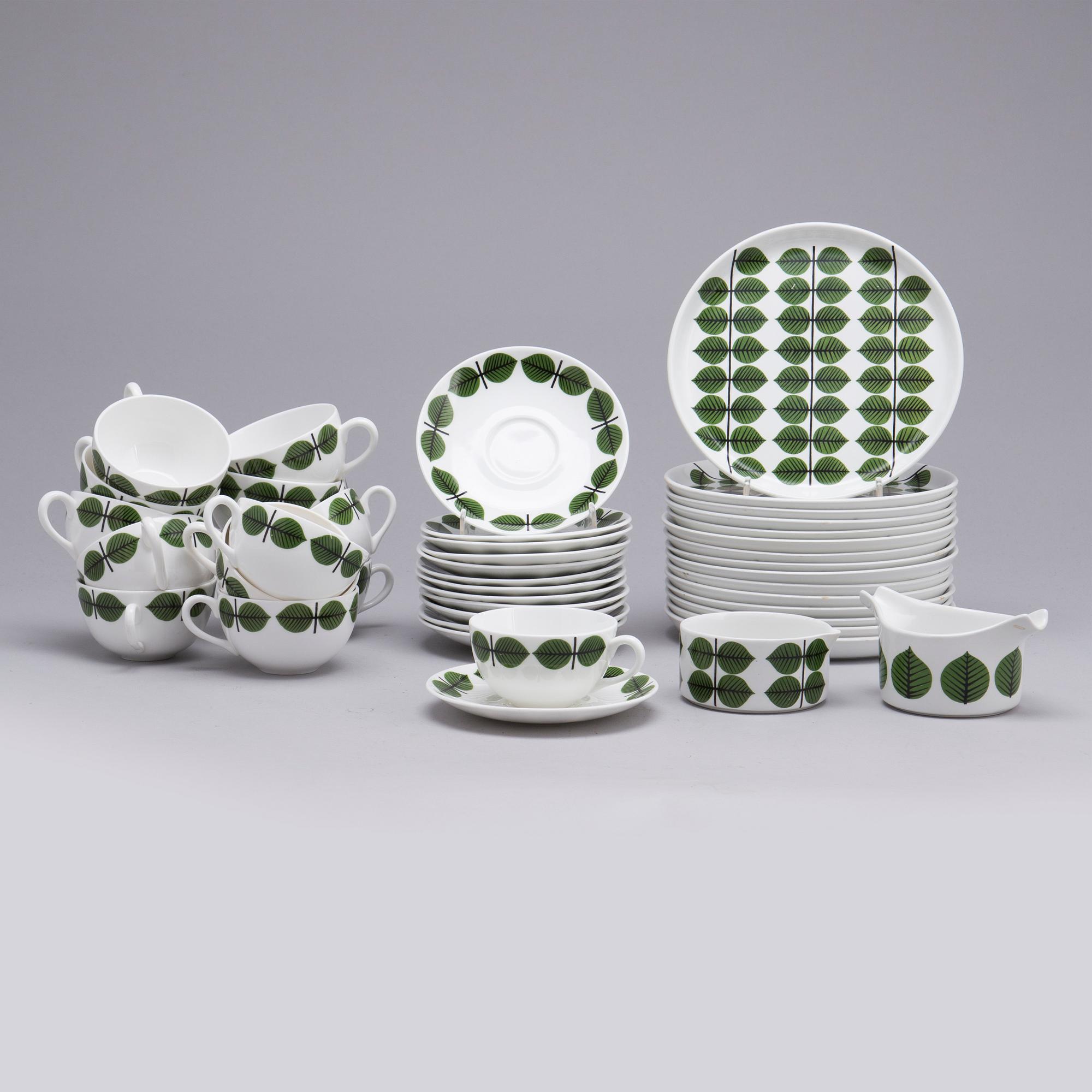 A set of 30 pieces of 'Berså' tableware by Stil Lindberg, Gustavsberg.