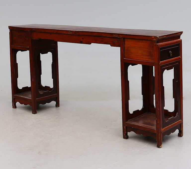 SIDEBOARD, Kina, 1900-talets först hälft.