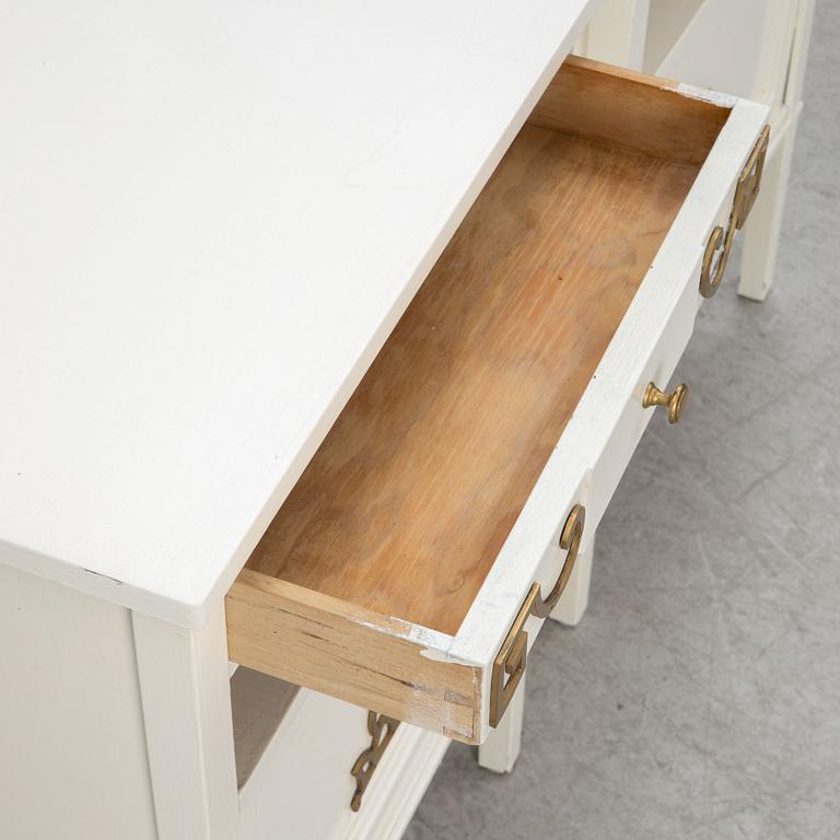 A pair of bedside tables, 1930's/40's.